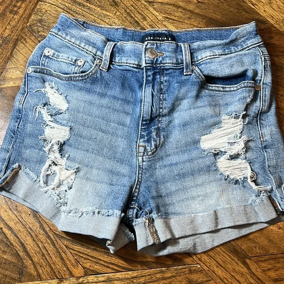 Aeropostale Mom Short, Classic Denim Distressed Women Shorts, w/Pockets, Size 6 - Picture 4 of 8